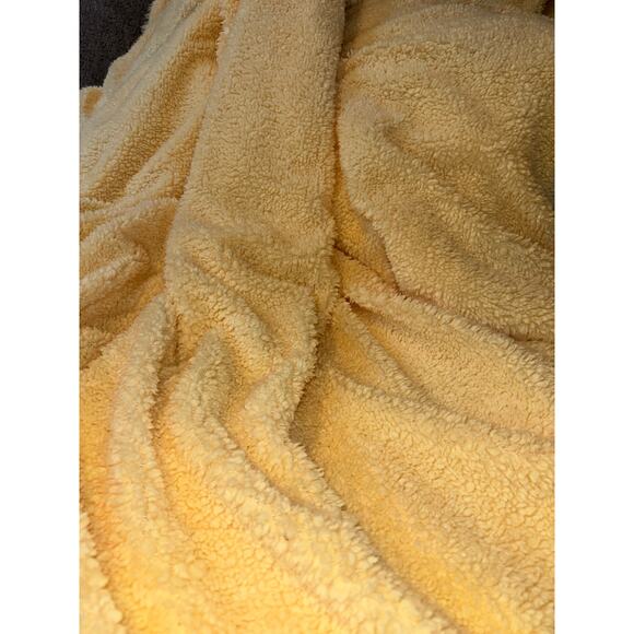 Bedsure Yellow Fluffy Throw Blanket One Size - Picture 5 of 8